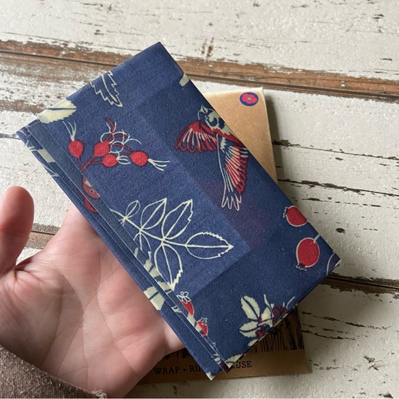SOLD NEW Bee’s Wax Reusable Food Storage Wraps - Picture 4 of 8